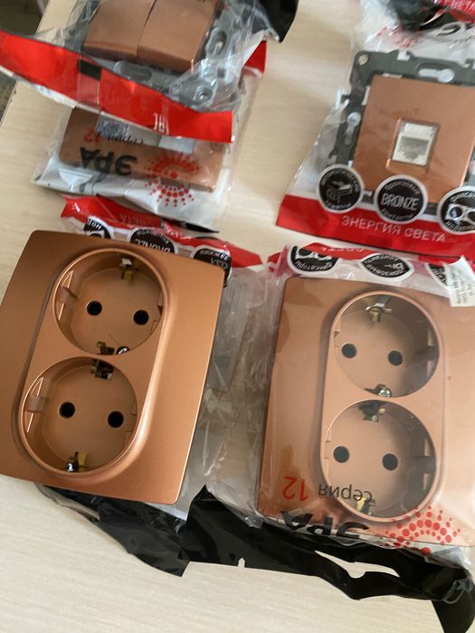 Выключатели розитки  ЭРА новые