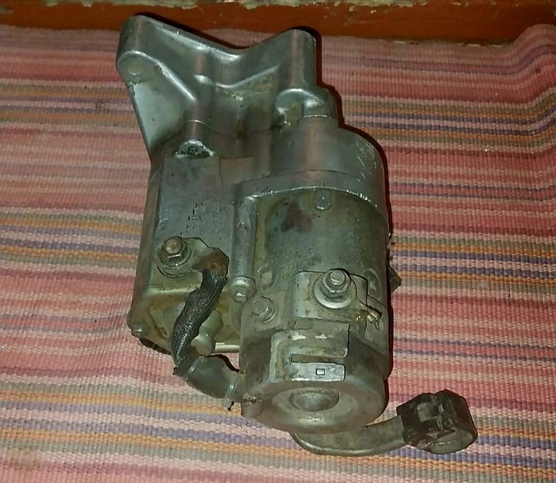 Продам стартер на Эмину Эстима.