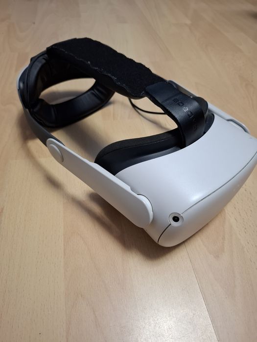 Vând Quest 2 256GB si Head Strap