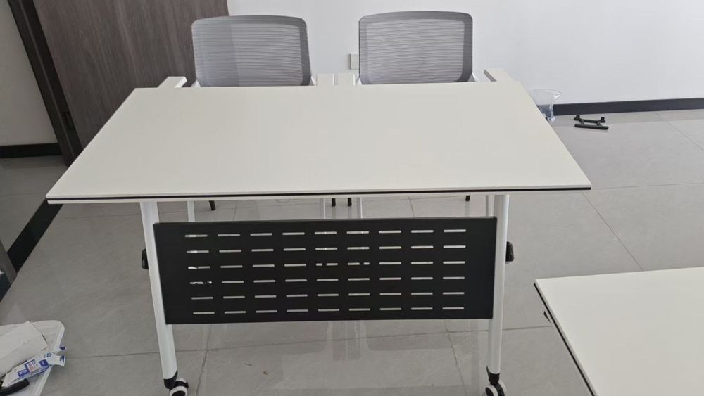 Парта + 2 стула комплект
Парта раскладная 
Raskladnoy stol + 2ta stul