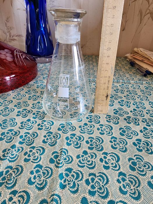 Бутылки,банки,колбы