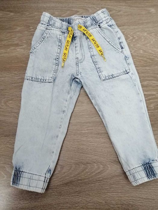 продам детские джинсы