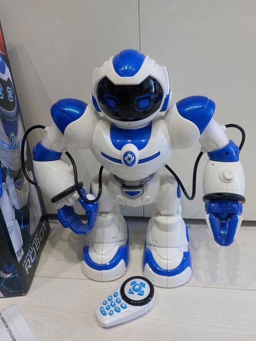 Робот играчка на батерии