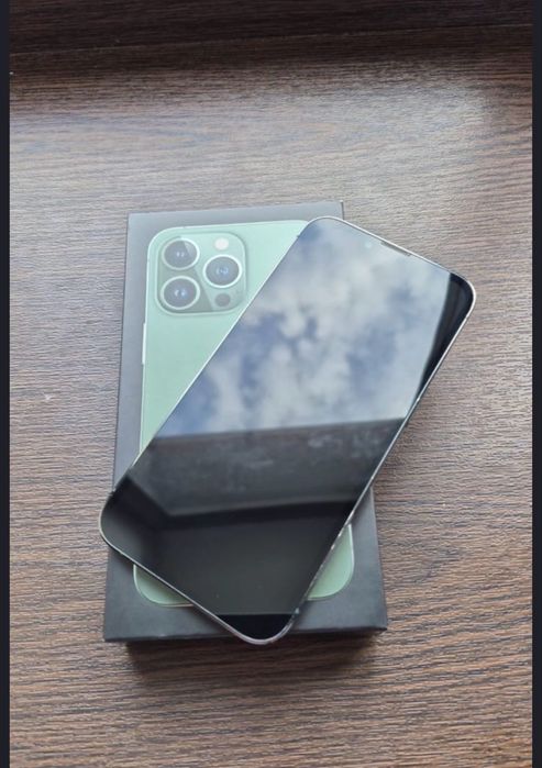 Продам Iphone 13pro