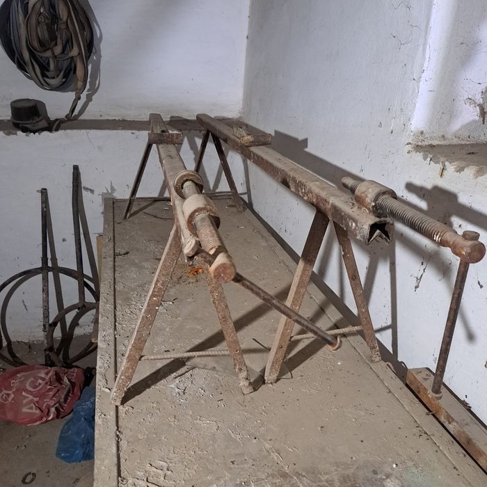 Зажим.    2. Та       эшик ромкалар учуч