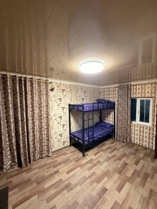 Talabalar uchun uy  arzon naxrda qoyamiz.