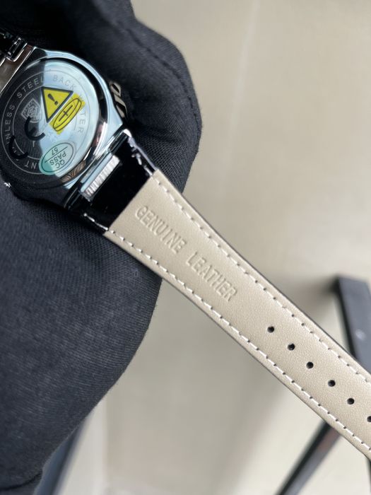 Часовник poedegar НАМАЛЕН!