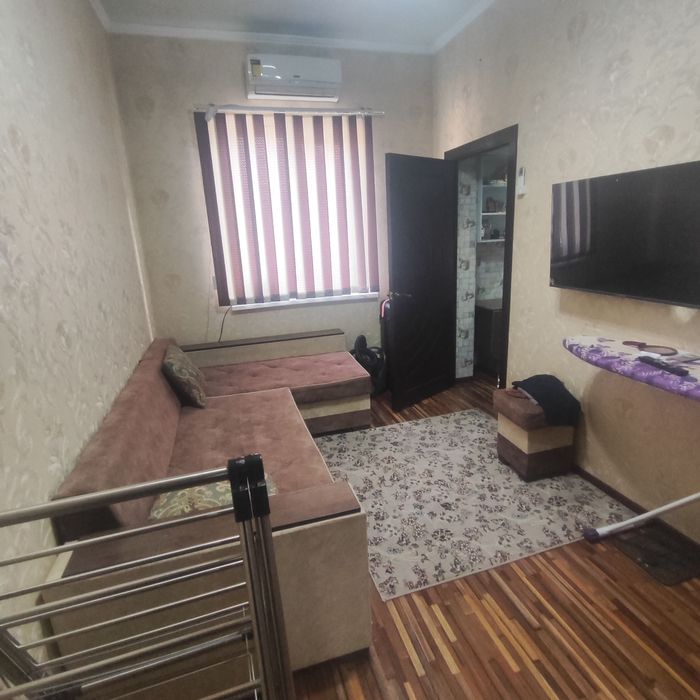 1 комнотная квартира продаётся сроочно 2 й етаж