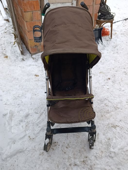 Коляска прогулочная в отличном состоянии