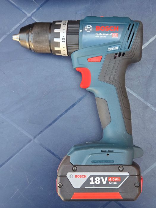 Комплект BOSCH Professional – детектор, винтоверт и перфоратор