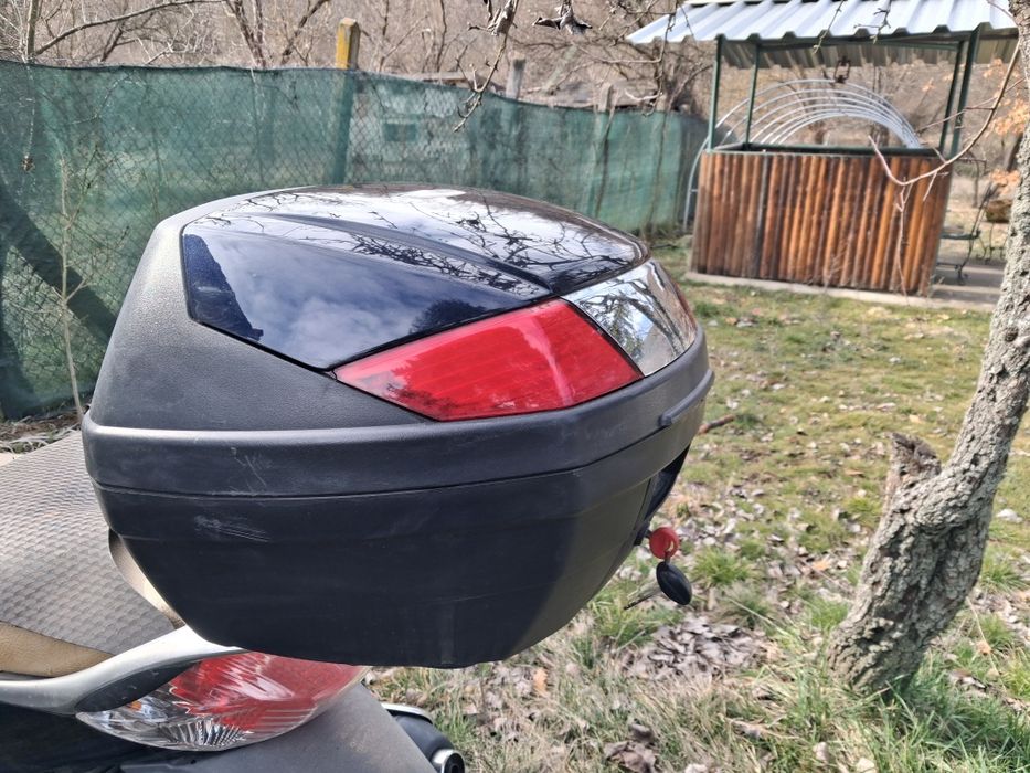 Оригинален куфар-топ каса за Aprilia