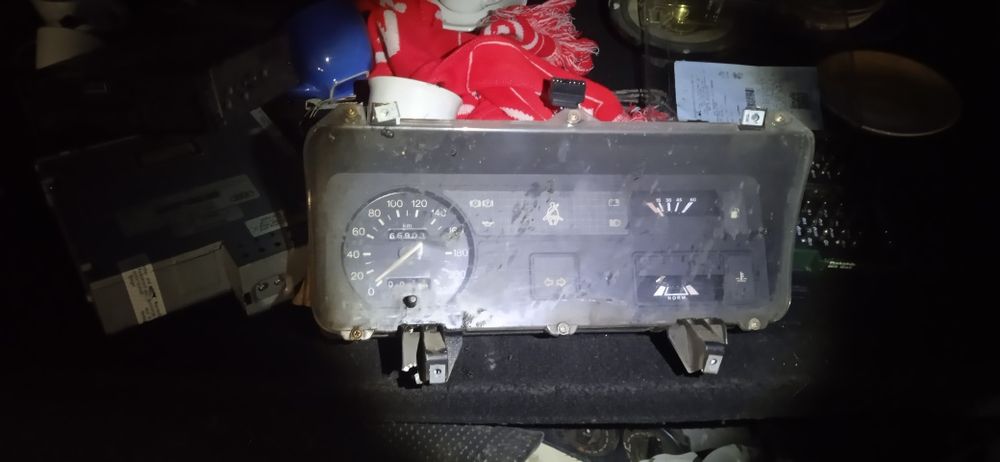 Продавам табла за Опел Корса c, за Пежо, Форд Сиера може би. и за паса