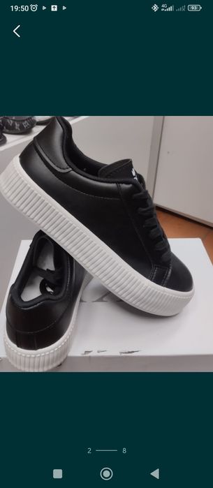 Кроссовки женские