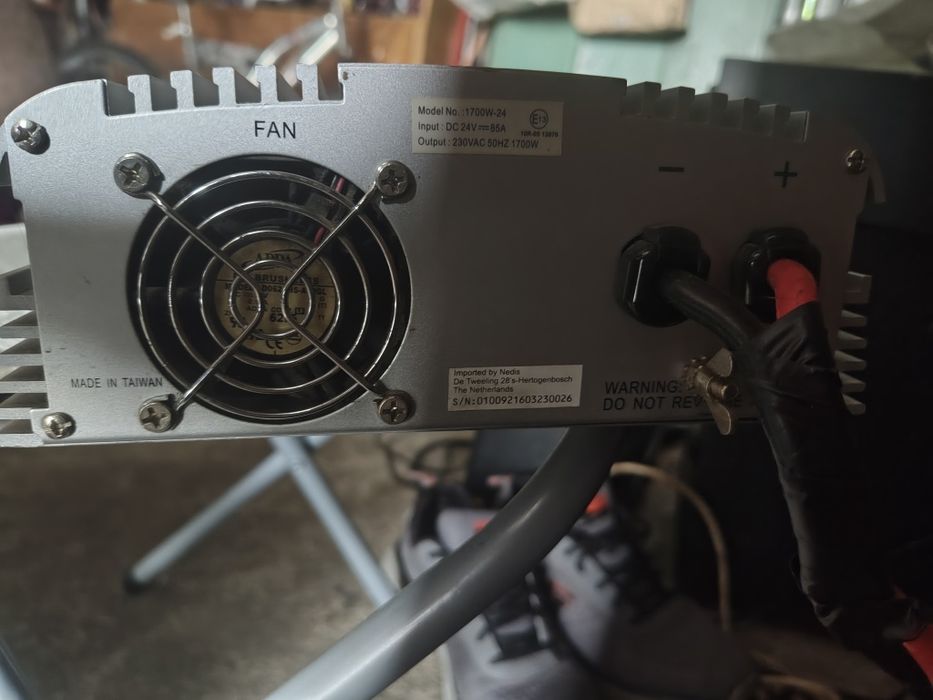 Invertor 24v 230