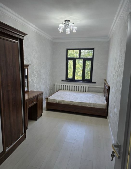 Квартира 2 хонали. 3 хона килинган.
Факат оилага