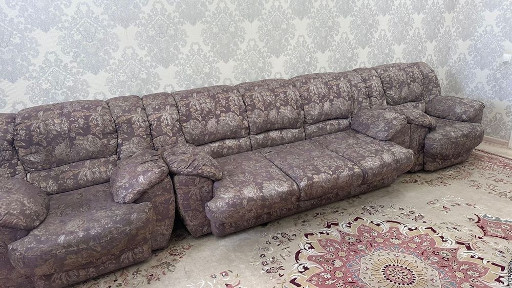 Продаю диван, стол и так далее
