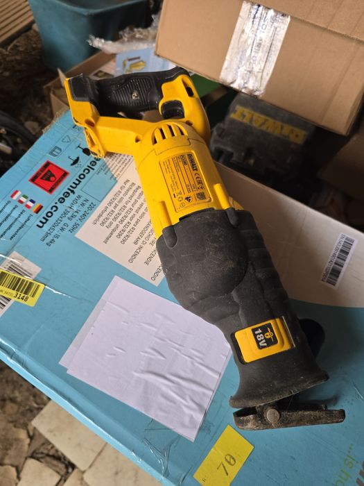 Fierăstrău sabie dewalt
