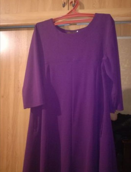 Продам женские платья