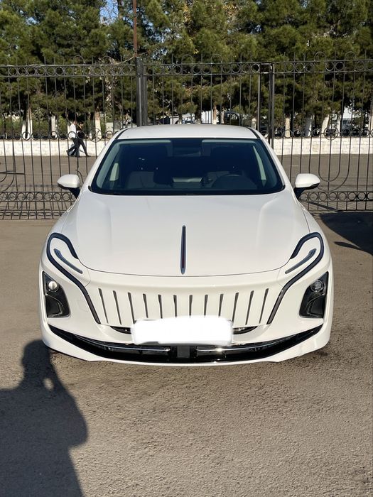 Hongqi e-qm5 500km 2024 (Hongi,hongi,Хонджи)