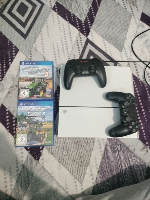 Ps4 fat 2 manete+ farming simulator 22 si 19 + fifa20