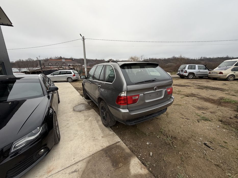 Dezmembrez bmw x5  e53