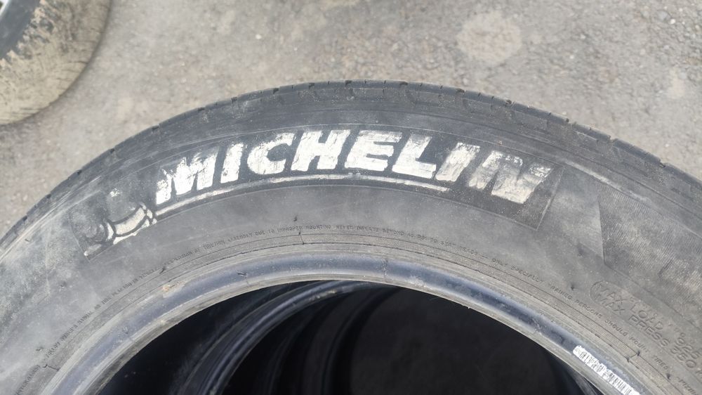 Продам комплект шин Michelin R18