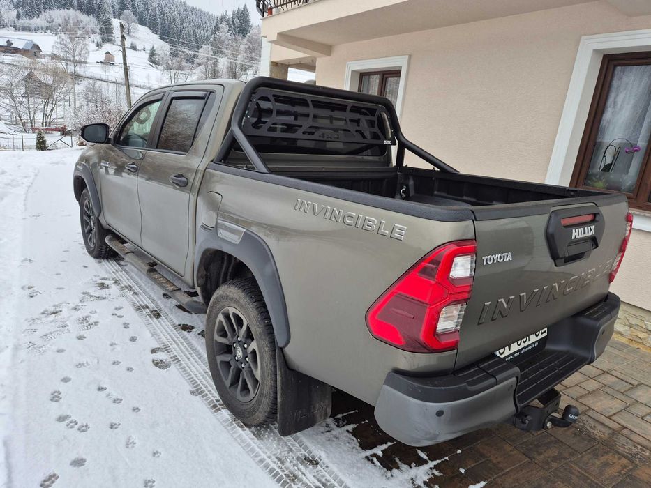 Toyota hilux invincible