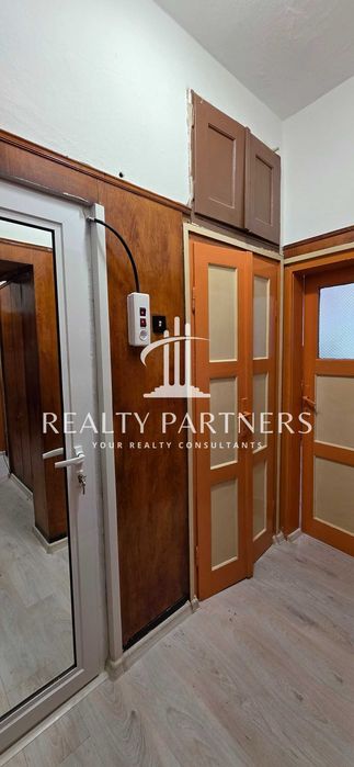 Продава се Двустаен апартамент в Перник, Изток - 60 кв.м за 1219 €/кв.м - Снимка #2