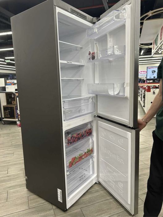 Продам новый холодильник Samsung