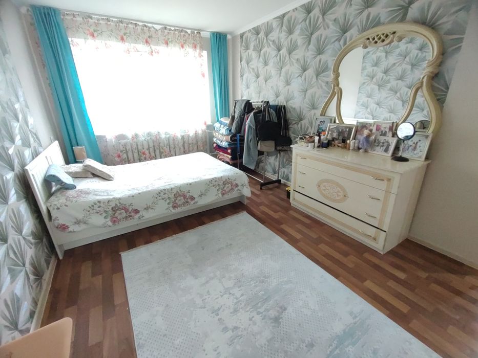 Продается 3-комн (9-13, 1 эт) с ремонтом