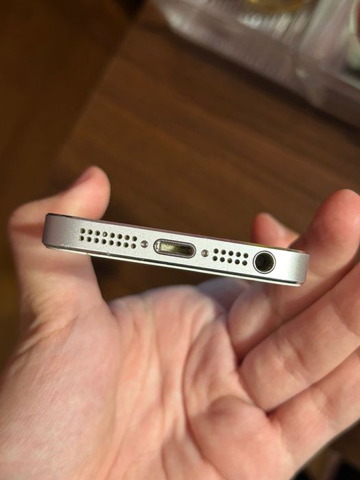 iPhone 5 като нов може за части