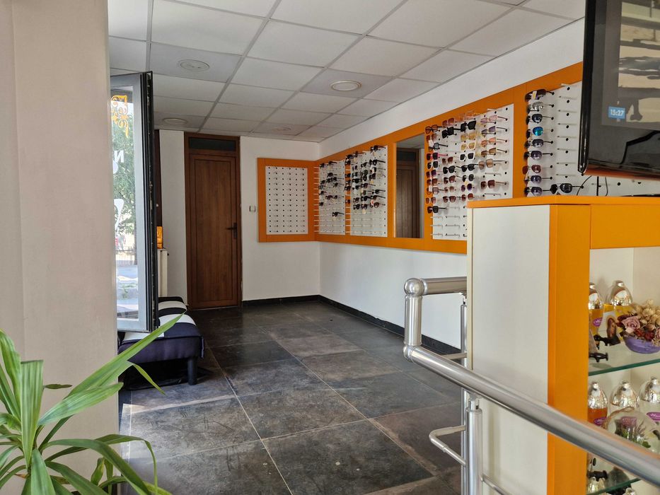 Дава се под наем Магазин в Шумен, Център - 40 кв.м за 306 € - Снимка #1