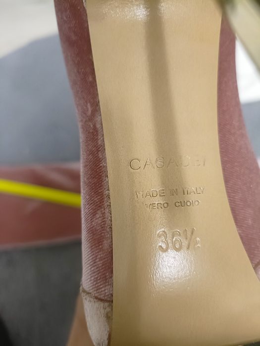 Cisme dama noi casadei