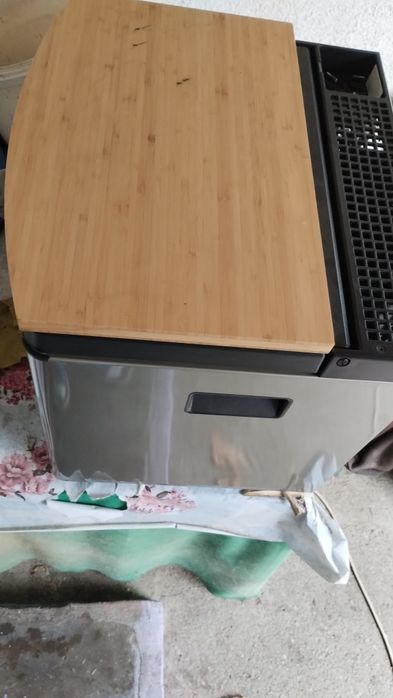 Mini frigider cosmetice