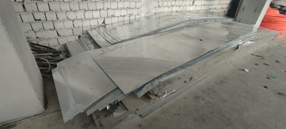 Tunuka rulon ustidan chiqqan poʻchoqlarini