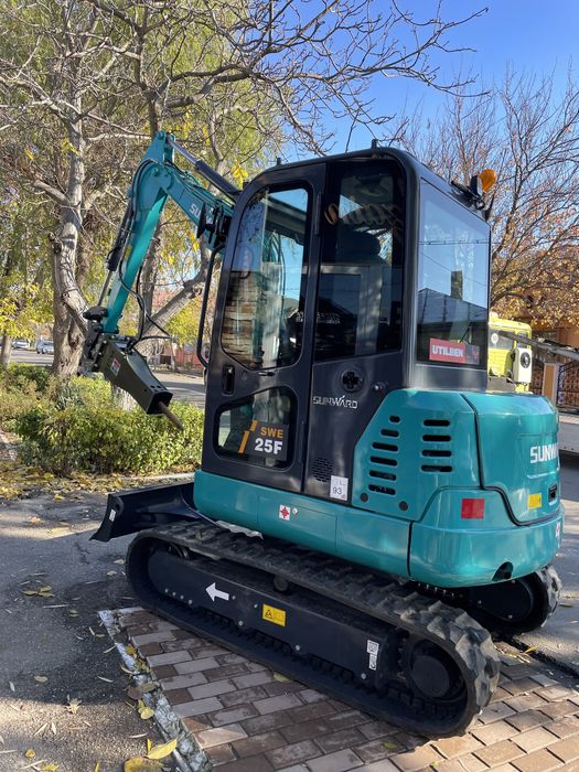 Buldoexcavator/MiniExcavatorDE INCHIRIAT