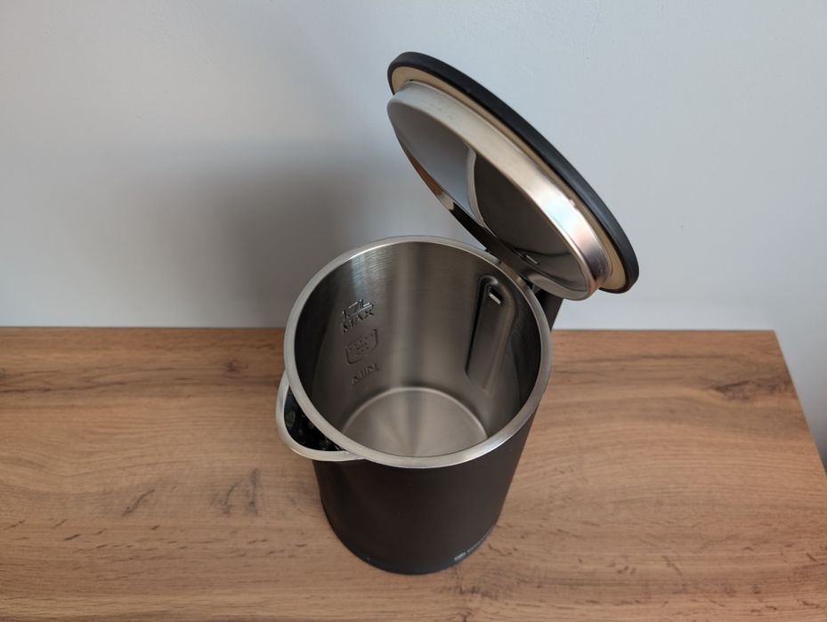 Электрический чайник 1.7л Evolution KP17221