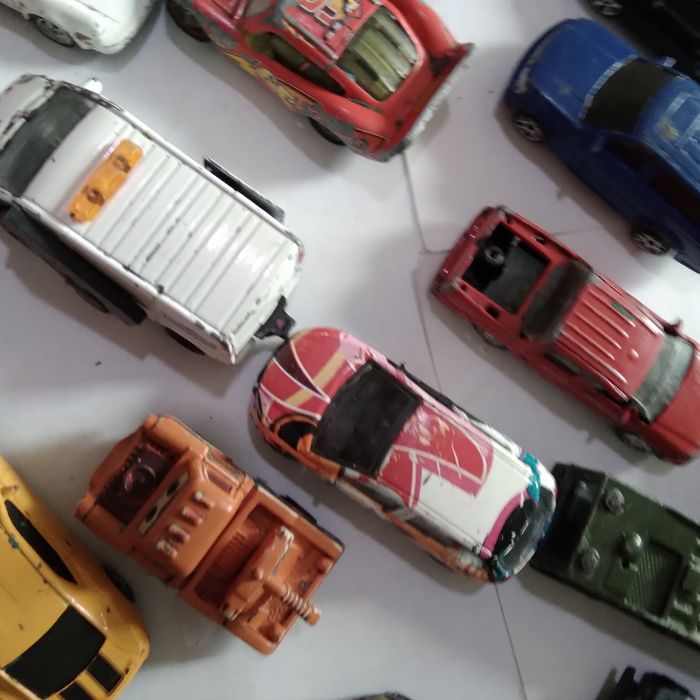 Продам модельки машинок