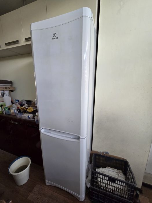 Продам Холодильник в отличном состоянии