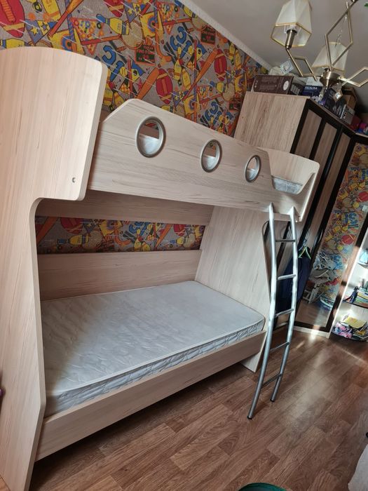 Продам 2-х ярусную кровать