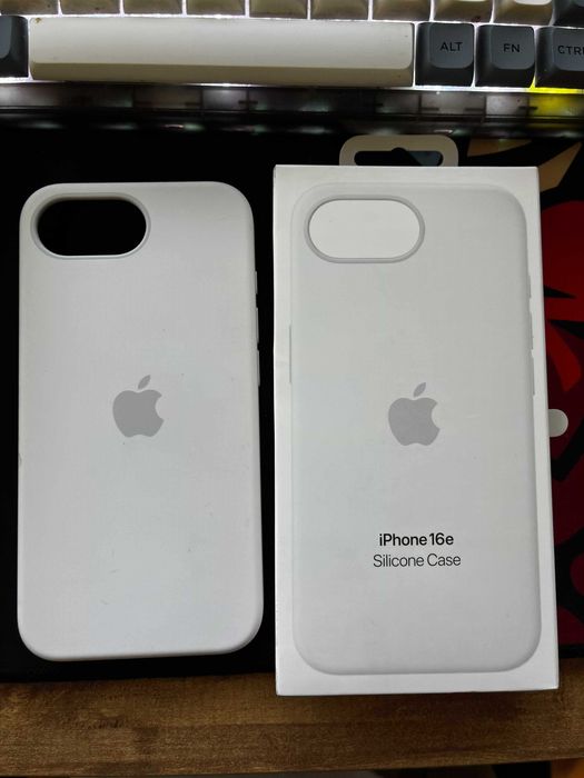 iPhone 16e 128gb CA NOU +aripod 4