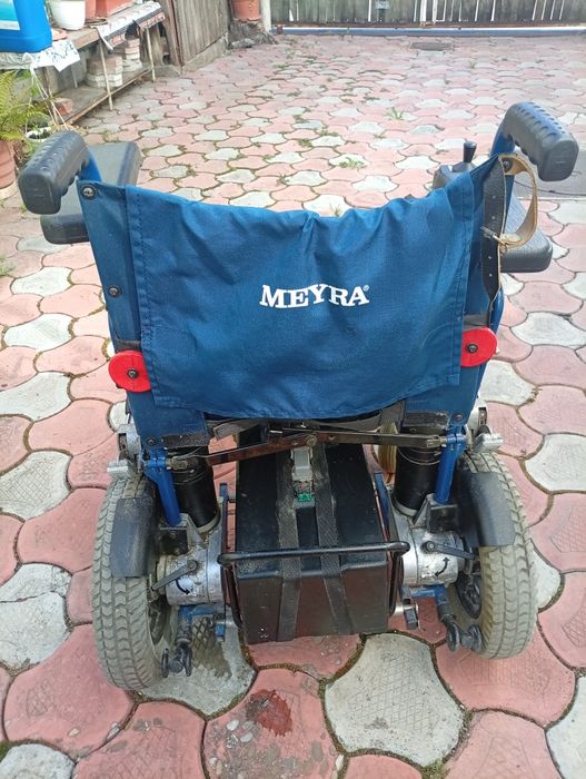 Căruț electric pentru persoane cu dizabilități