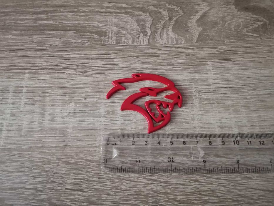 Hellcat лого червена емблема дясна