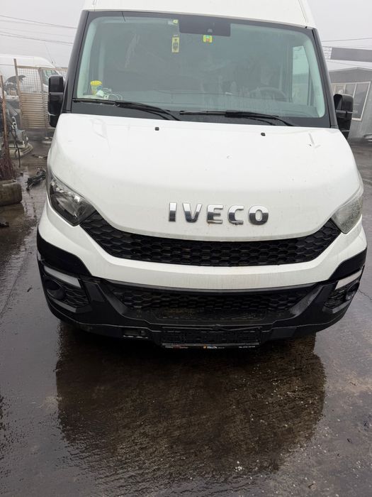 Dezmembrez iveco daily