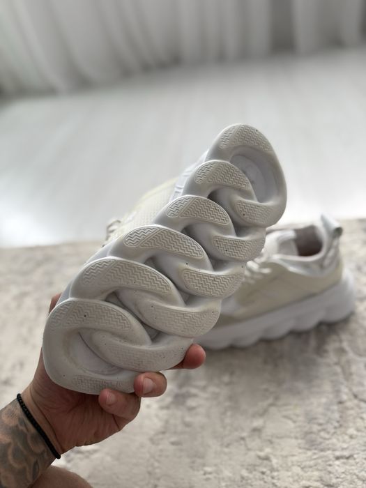 Adidasi versace chain reaction