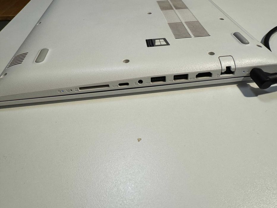 Lenovo IdeaPad 330-15IKB i5-8250U / 12GB RAM / SSD 240GB