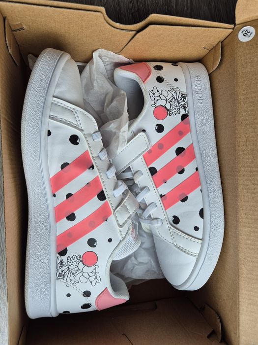 Детски Adidas Disney маратонки 35