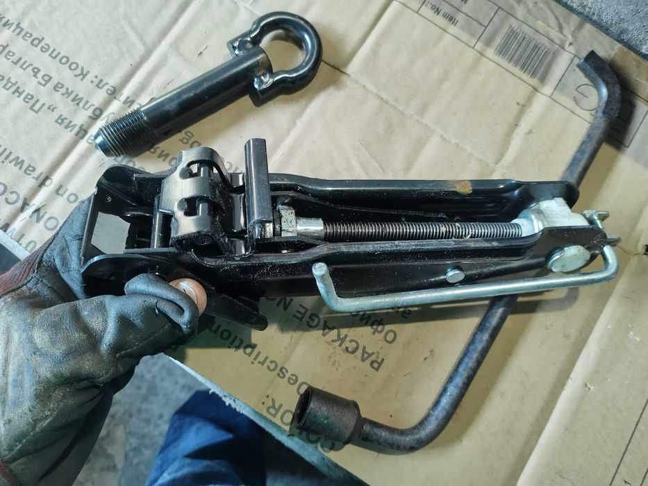 Авариен Комплект Органайзер Крик Citroen C1 Peugeot 107 Toyota Aygo