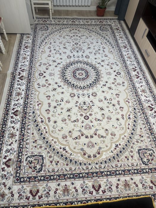 Продается ковер 2,5*4 м