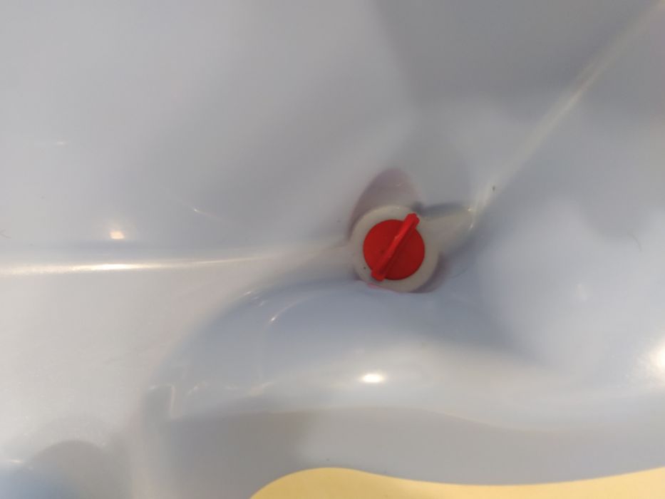 Ваничка със стойка и матраче за повиване